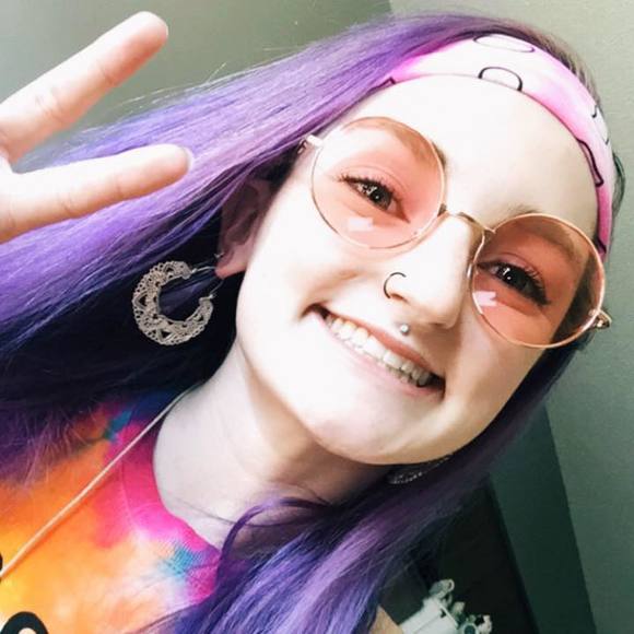 Meet your Posher, Cassidy - Picture 1 of 1